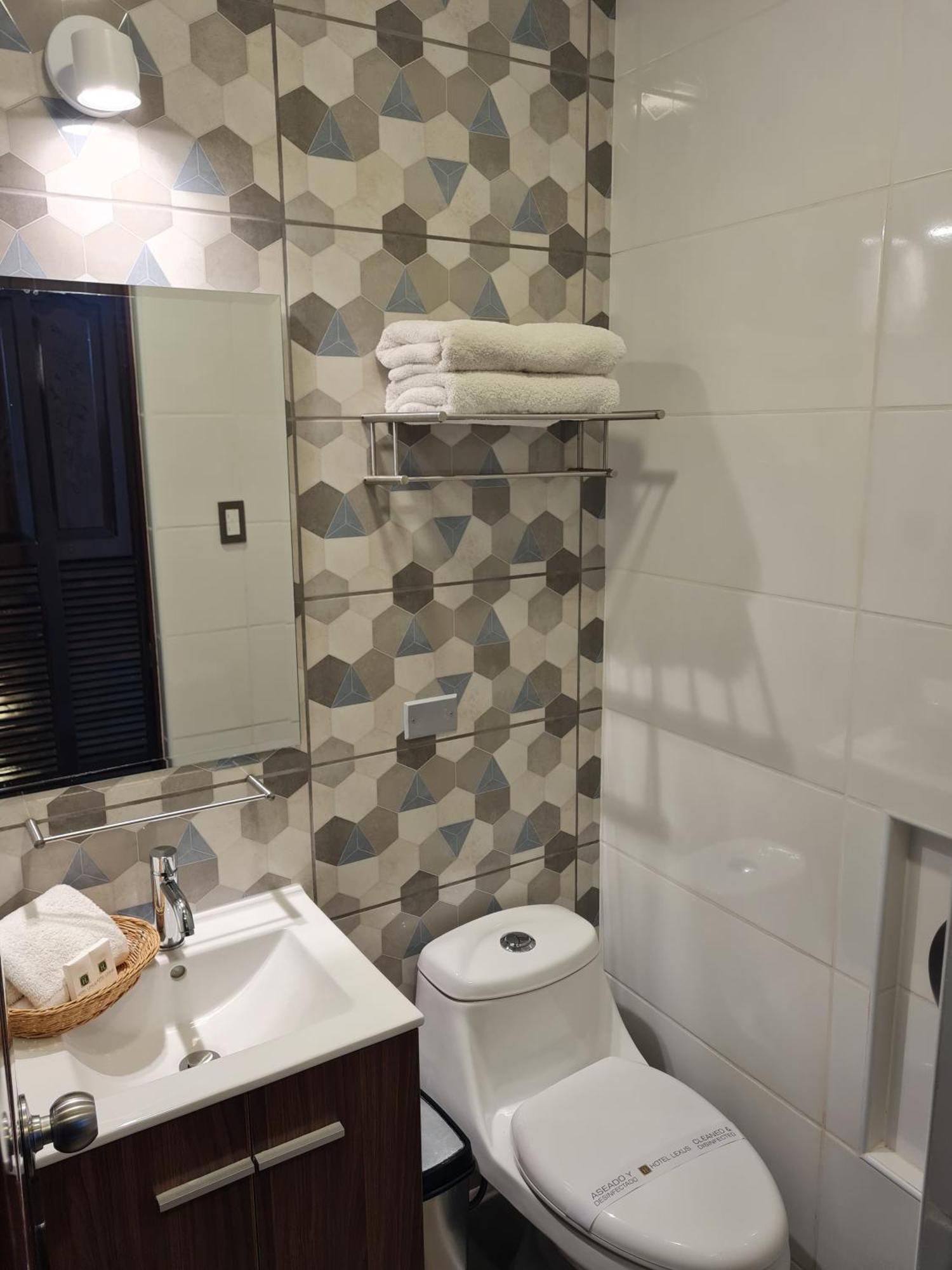Hotel Lexus 3*