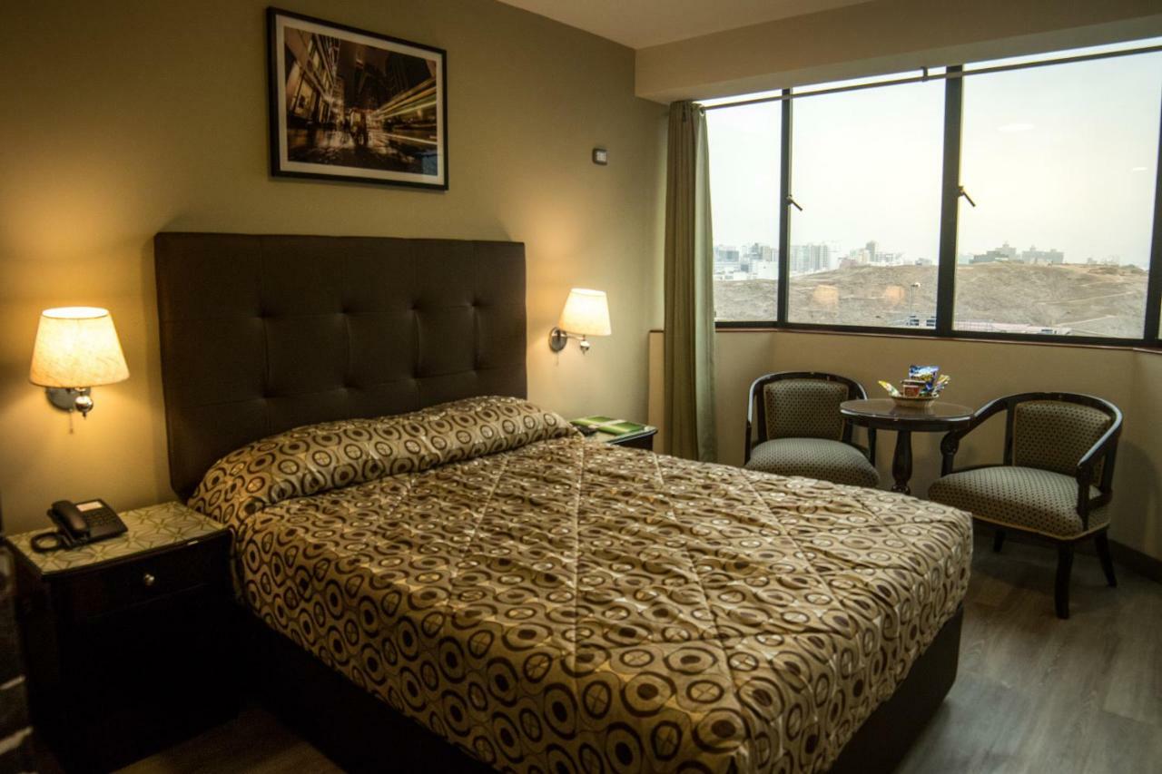 Lexus Hotel 3*