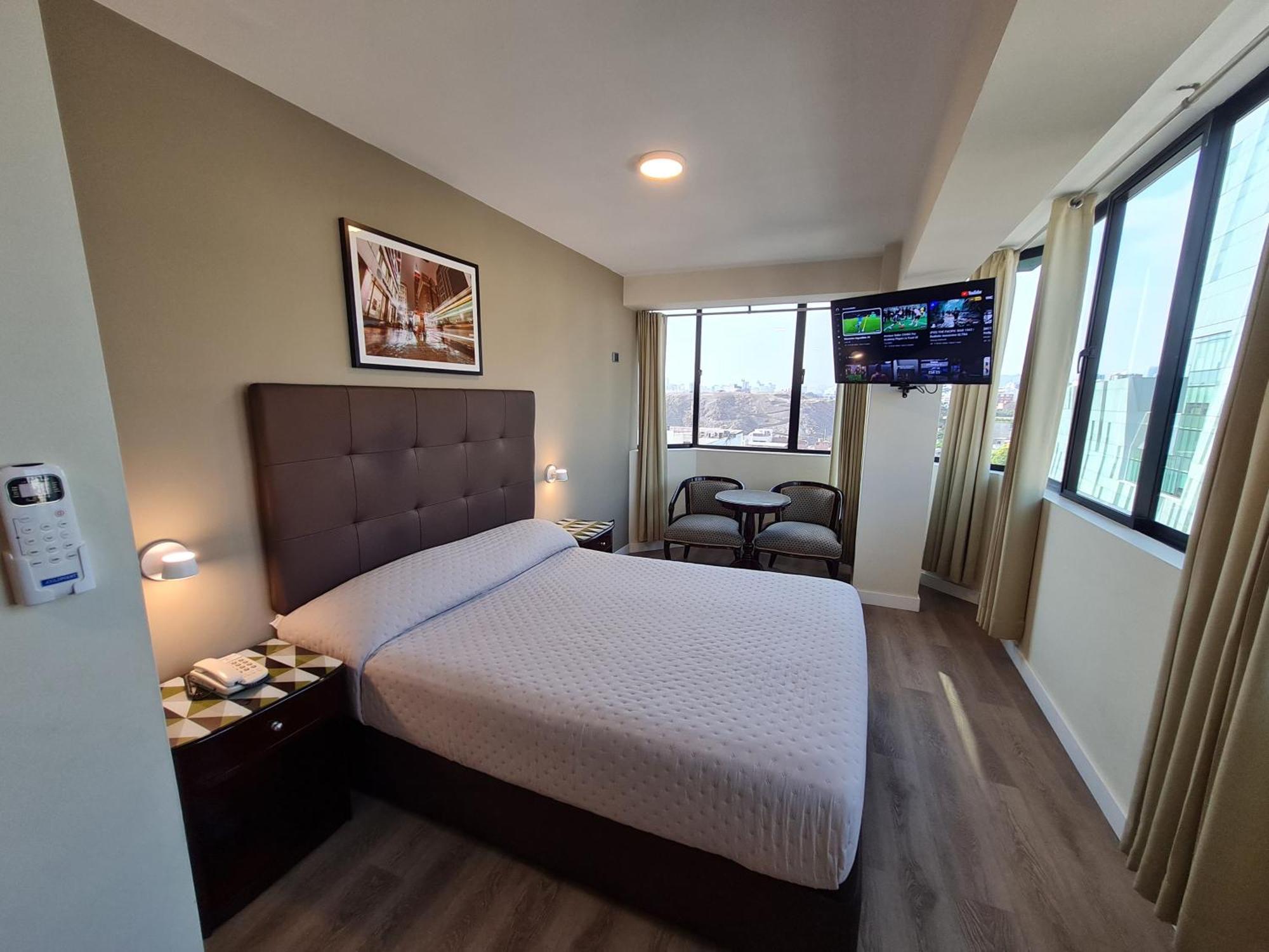 Lexus Hotel 3*